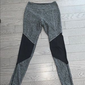 GUC Beyond Yoga legging, size medium.